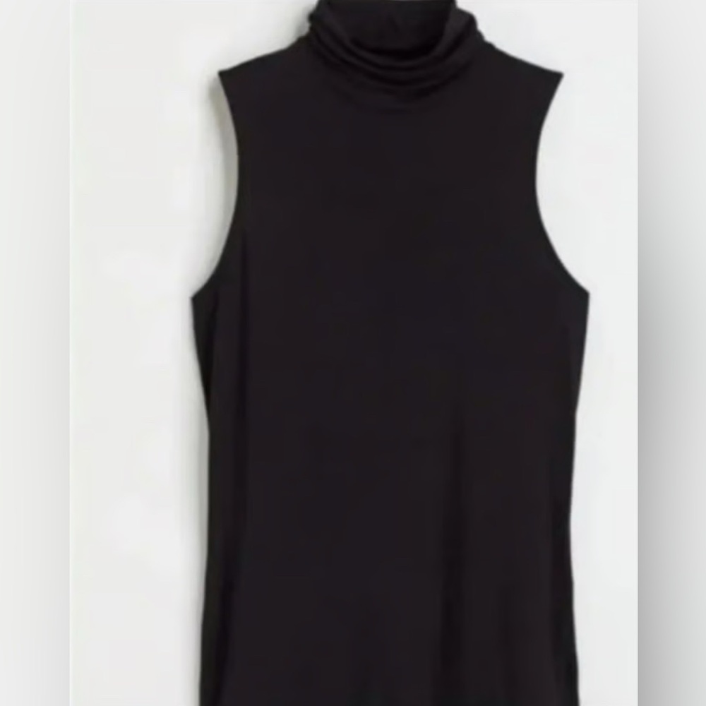 H&M Black Sleeveless Mock Neck Turtleneck Top
